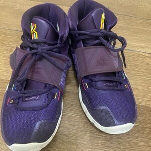 Nike Kyrie 6 Enlightenment Size 6Y Purple Basketball Shoes Sneakers